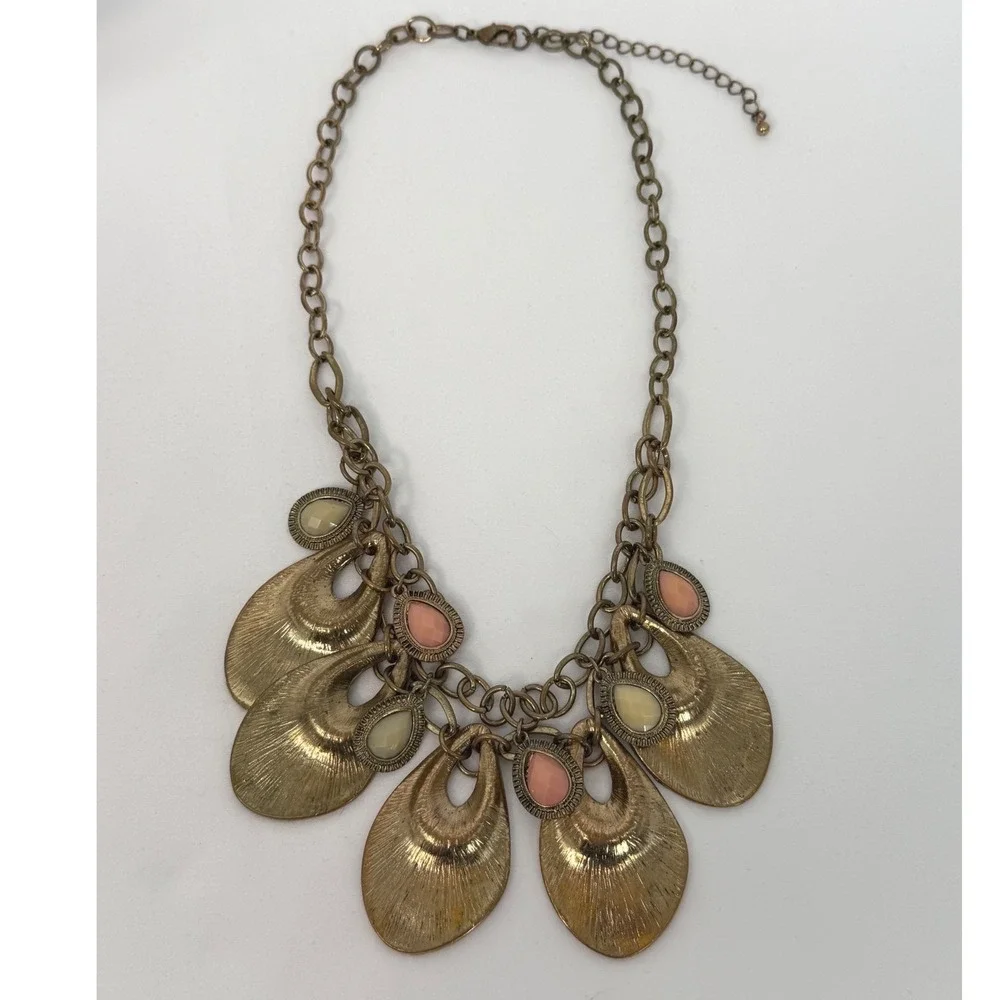 Eva Mendes by NY & Co Antique Gold Tone Bib Necklace Peach Cream Teardrop 103-09